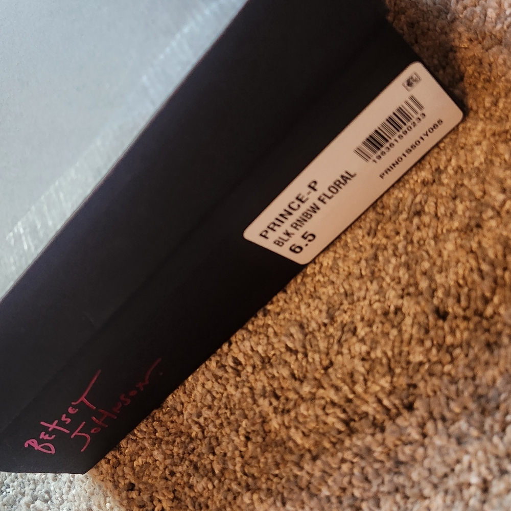 Betsey Johnson Women's Floral Heels - Picture 7 of 7